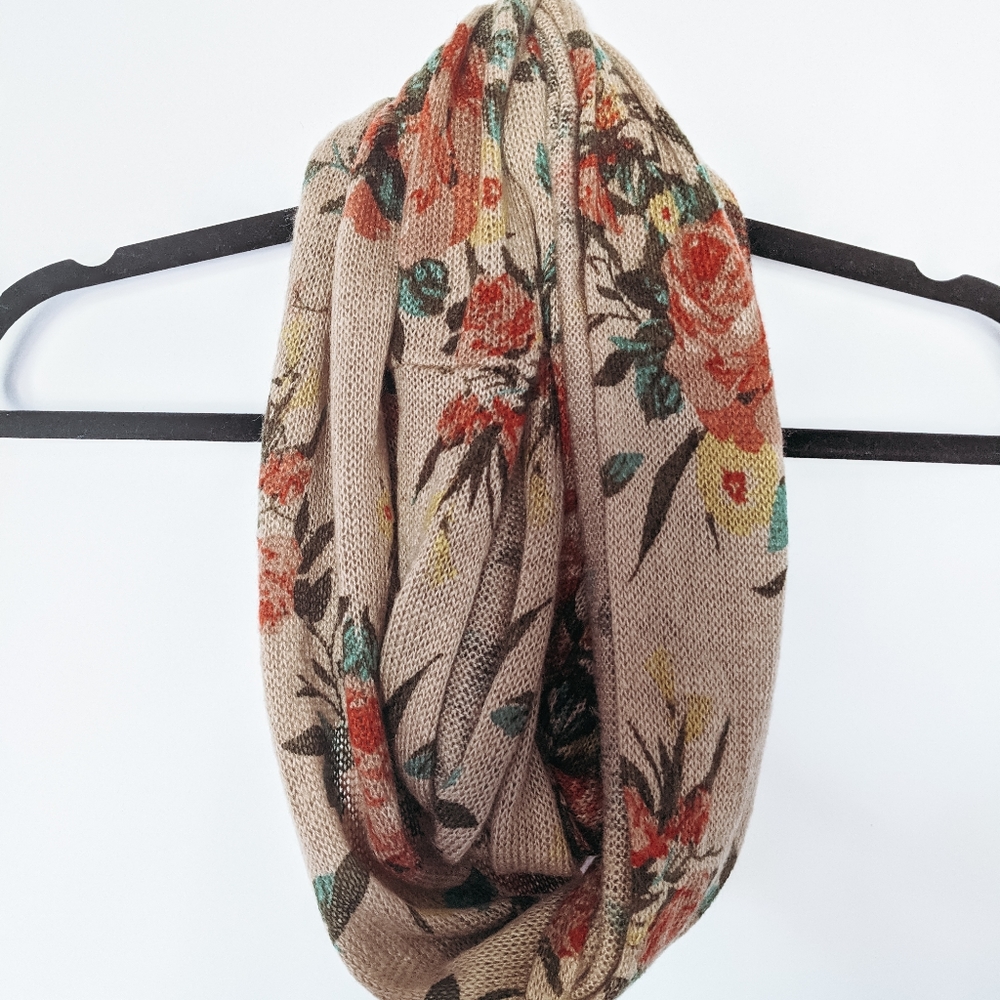 NWOT Vintage Aesthetic Floral Infinity Scarf
